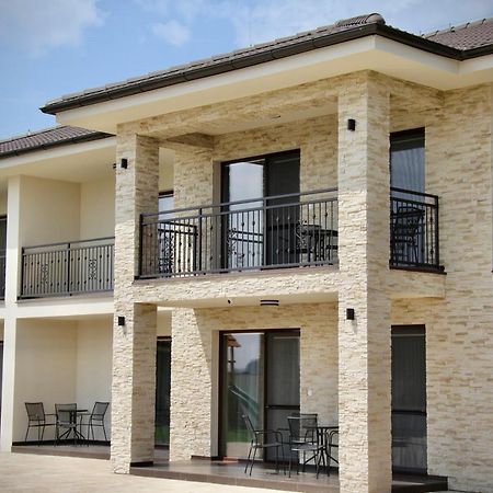 Jazmin Apartmany Velky Meder Exterior photo