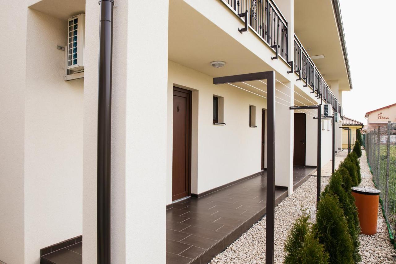 Jazmin Apartmany Velky Meder Exterior photo