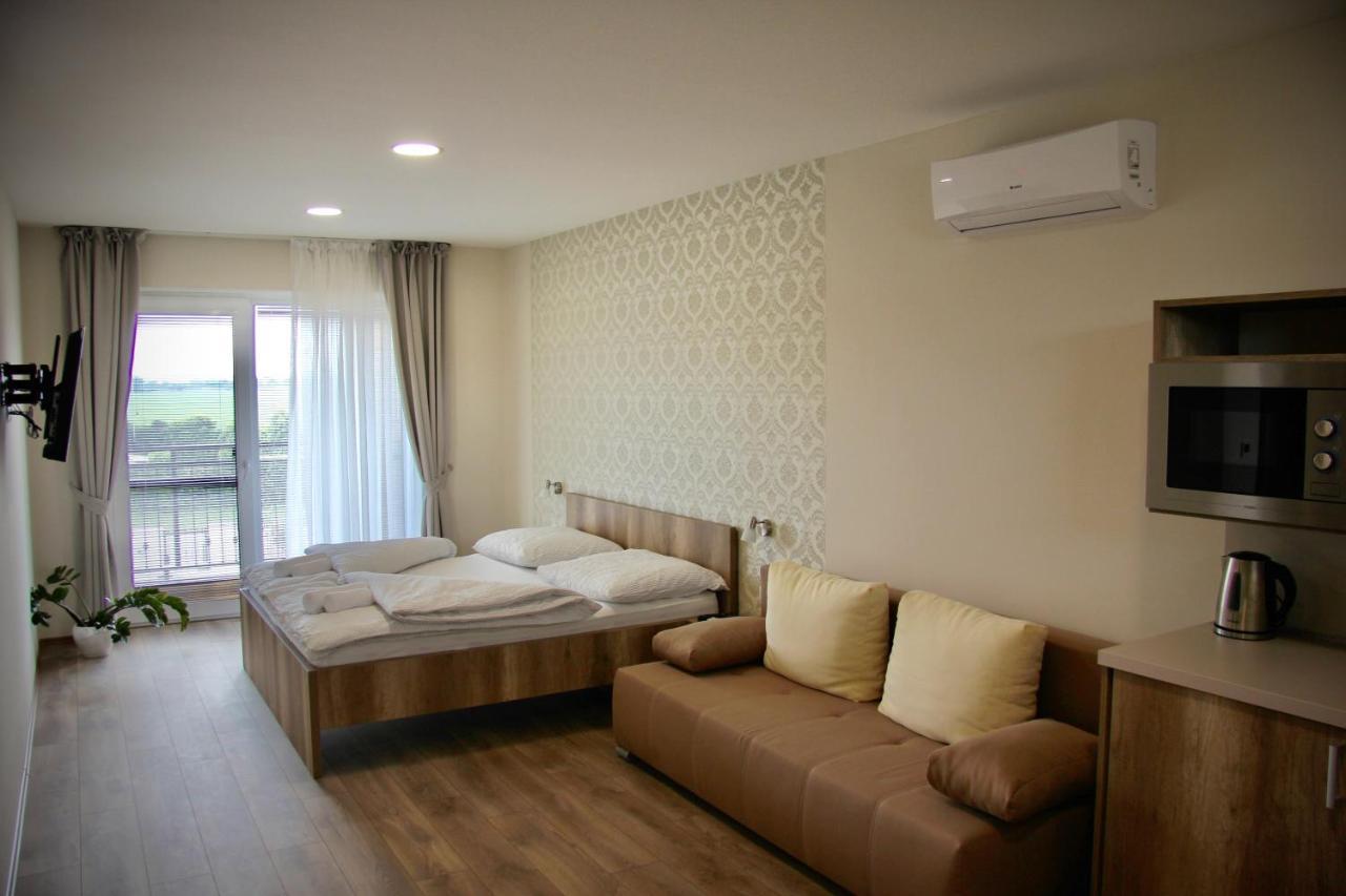 Jazmin Apartmany Velky Meder Exterior photo