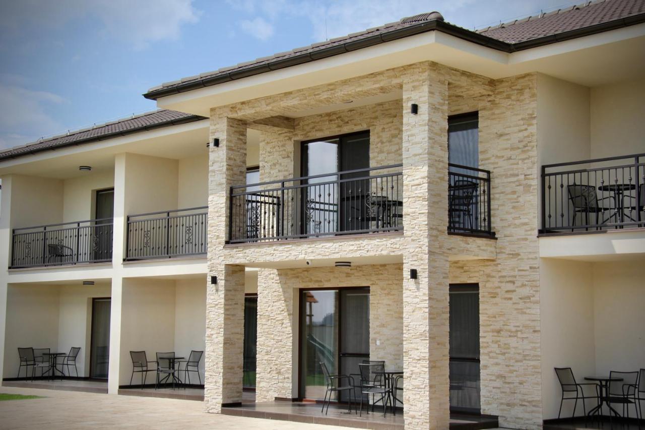 Jazmin Apartmany Velky Meder Exterior photo