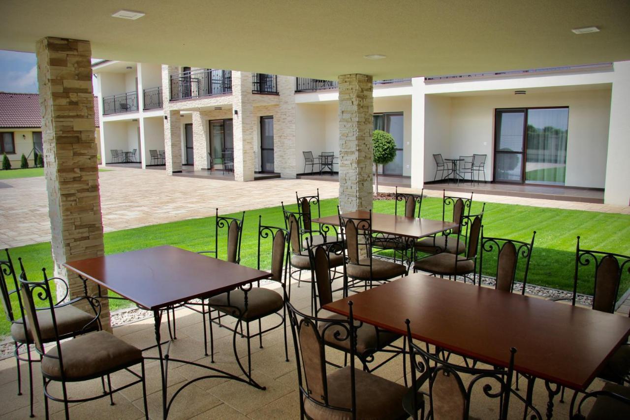 Jazmin Apartmany Velky Meder Exterior photo