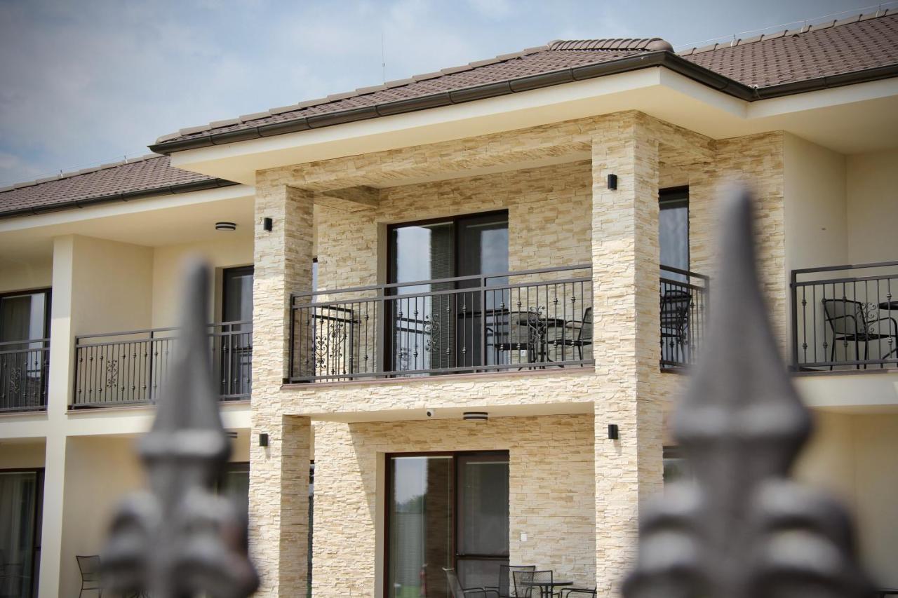 Jazmin Apartmany Velky Meder Exterior photo
