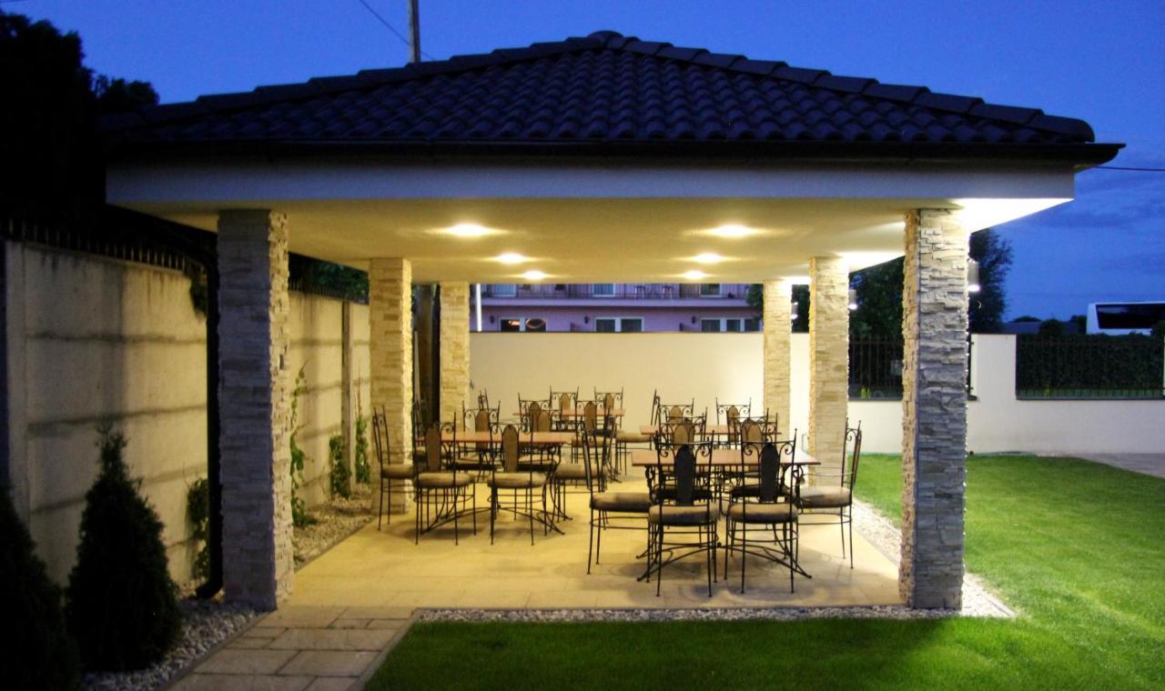Jazmin Apartmany Velky Meder Exterior photo